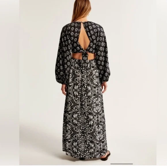 Abercrombie & Fitch Long Sleeve Plunge Cutout Maxi Dress - Picture 2 of 5